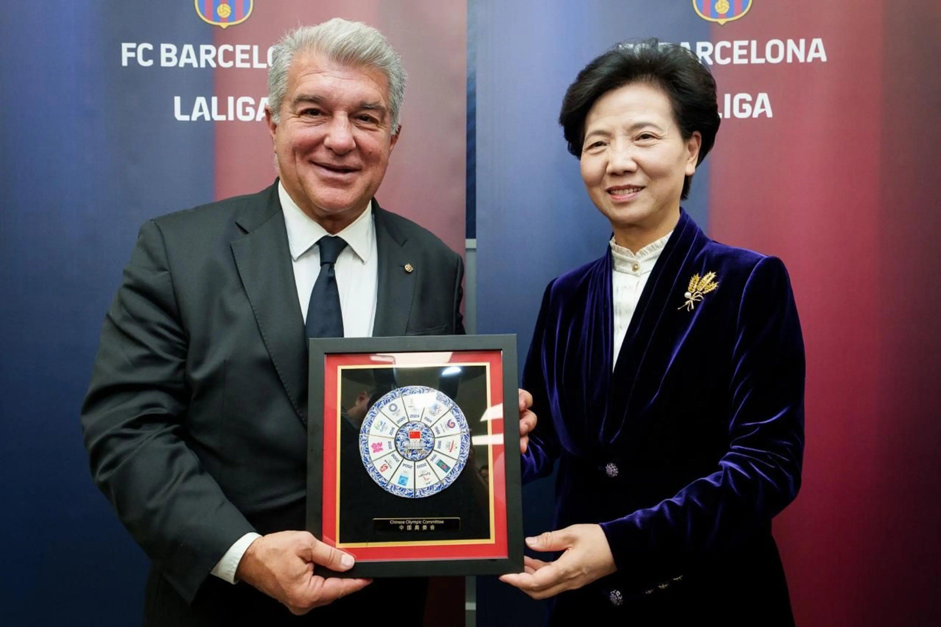 中国国家代表团访问了巴塞罗那足球俱乐部❤️💙🇨🇳🇨🇳🇨🇳🇨🇳?