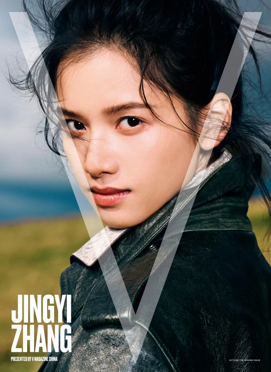 张婧仪 V中文版十月刊，侠路相逢