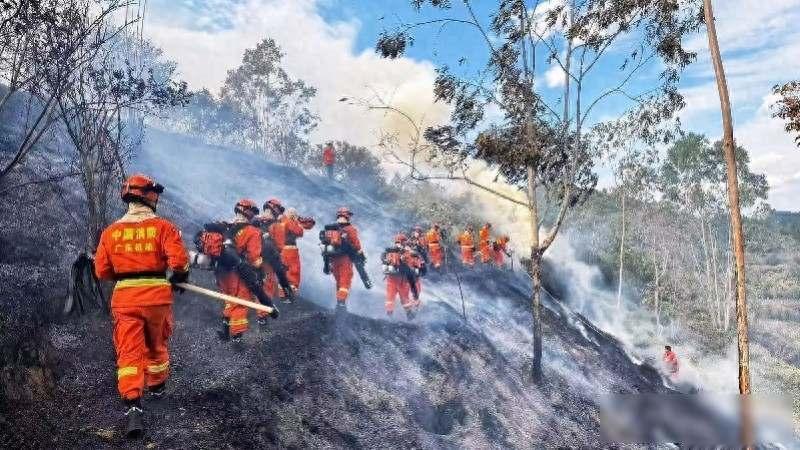 山火来了，人没慌，水先到，科技悄悄顶上

2月14号晚上8点，梅州梅县雁洋镇突然
