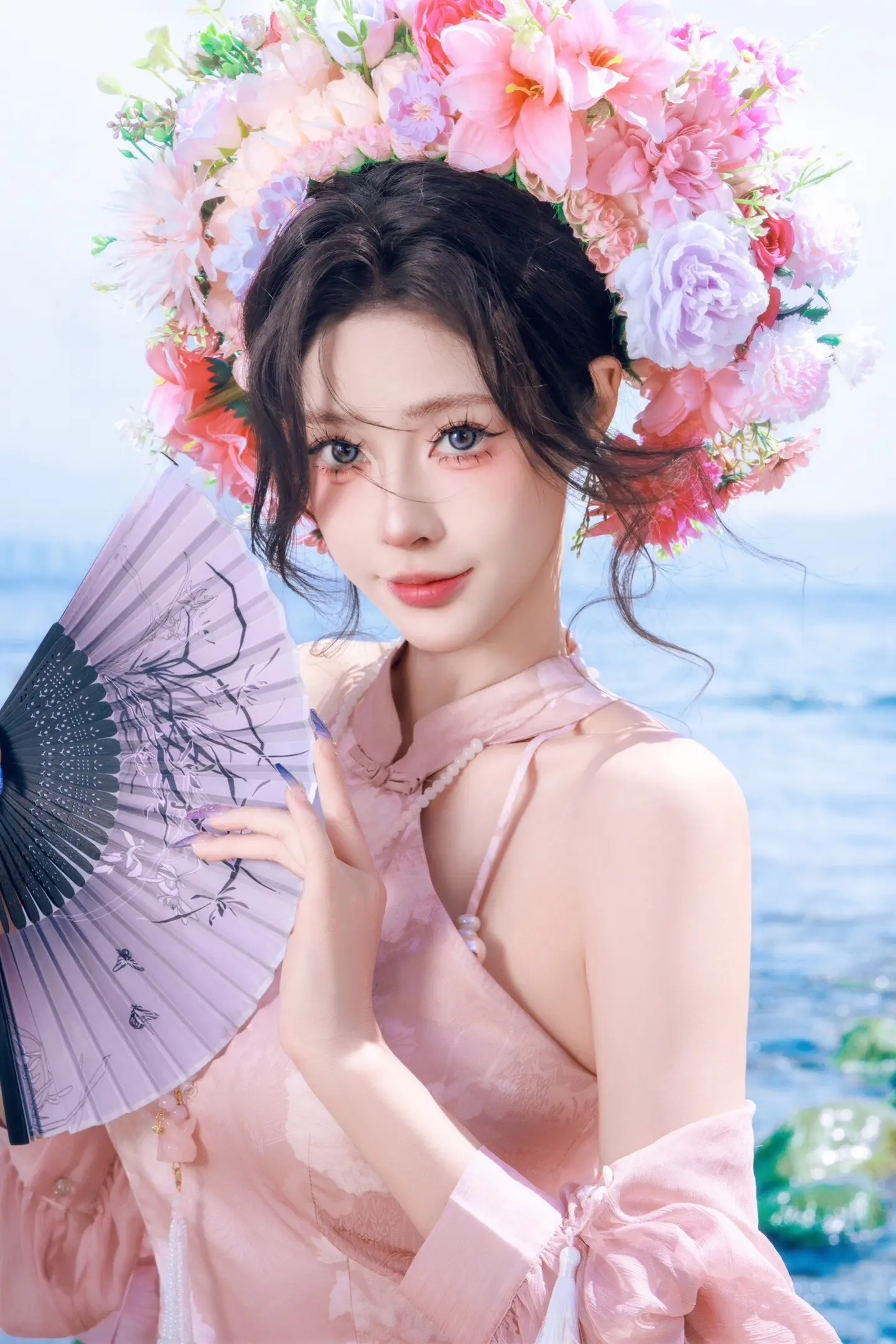 “旗袍配簪花，堪称东方美学天花板！”