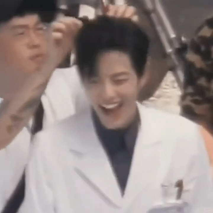就这样薇薇☺️ ​​​