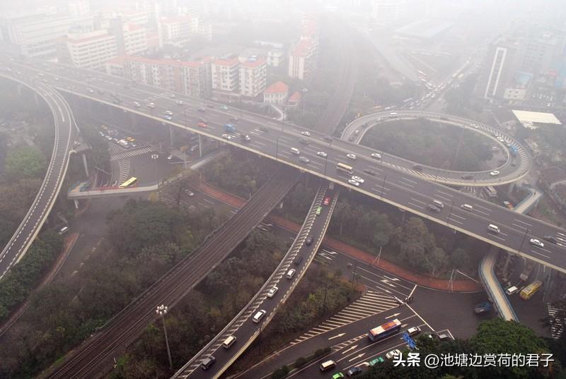 广州出现回南天？气象部门回应 广州又上热搜，这次是因为空气“拧得出水”，大家都在