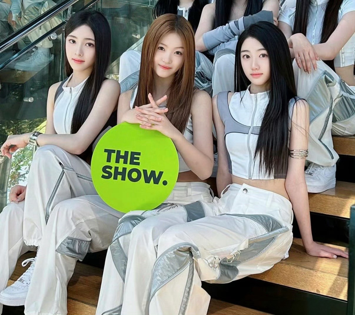 分别是日🇯🇵中🇨🇳韩🇰🇷审美 真的非常好猜….. ​​​