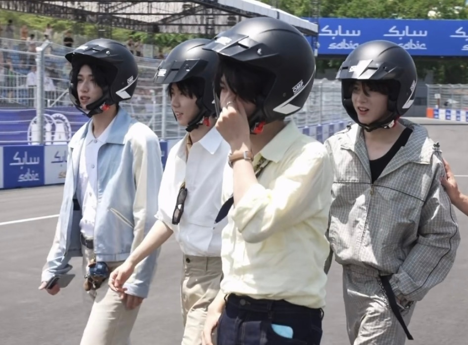 只嘲笑不说话 