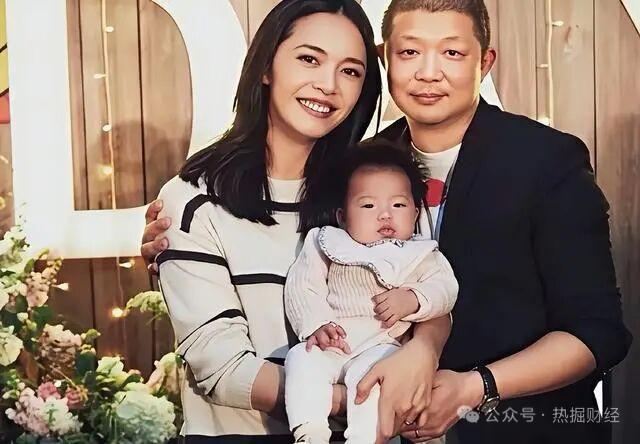 姚晨早就离婚了，为啥现在公开？
原因无非有三：新恋情或新影视作品或分割共有公司资