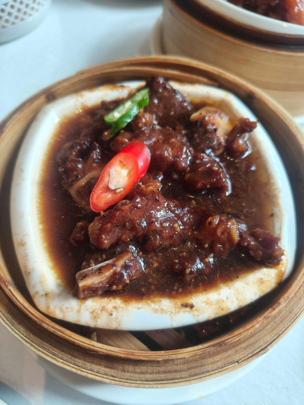 当你的认知慢慢提升，你才会真正理解身边的每一个人。人性从来都不是非黑即白，更多的