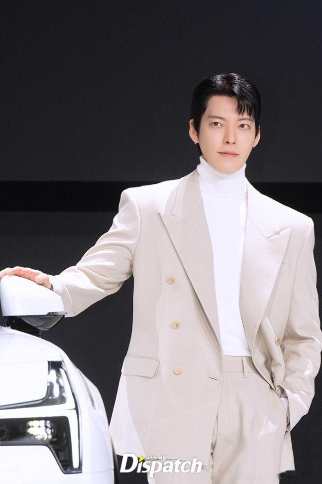 11日，演员金宇彬 出席了某品牌在首尔举行的宣传活动。 