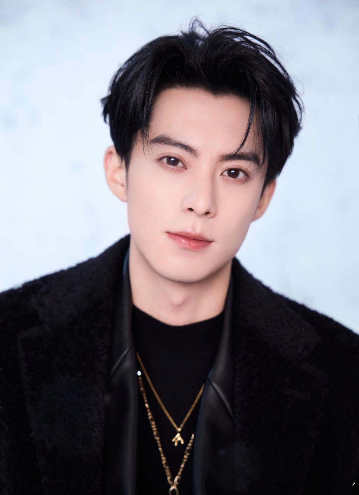 王鹤棣官宣湖南跨晚湖南卫视跨年演唱会湖南卫视跨年第三波阵容 跨年快乐是棣棣给的！