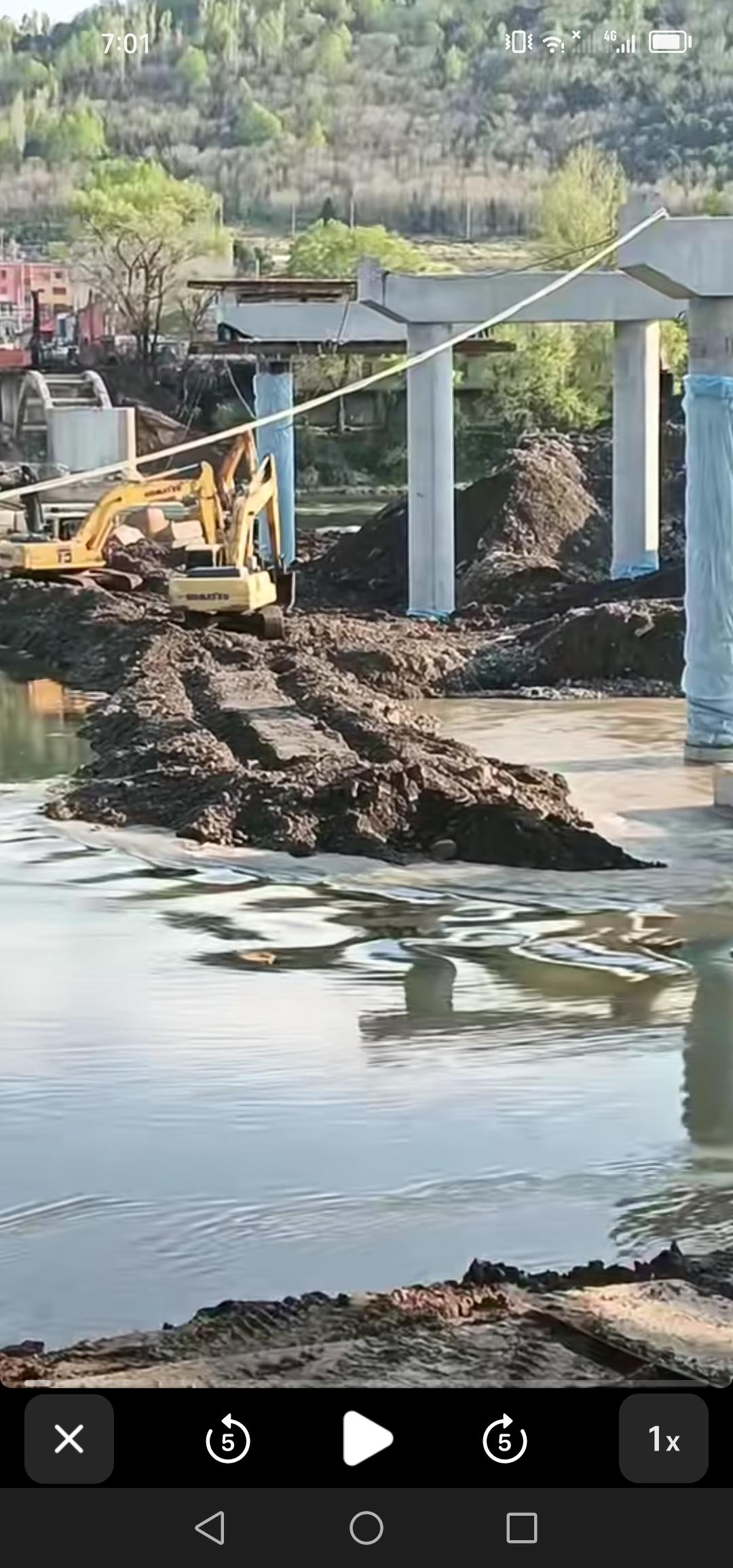 吉林红石大桥建设进展颇为迅速，如今桥墩已接近完工，着实令人期待它能早日落成。
