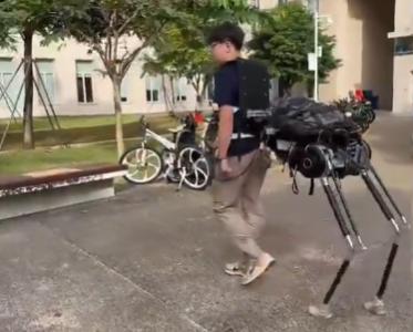 【网络半人马来了：中国工程师推出可拆卸式“机器人屁股” 】中国工程师展示了一种可