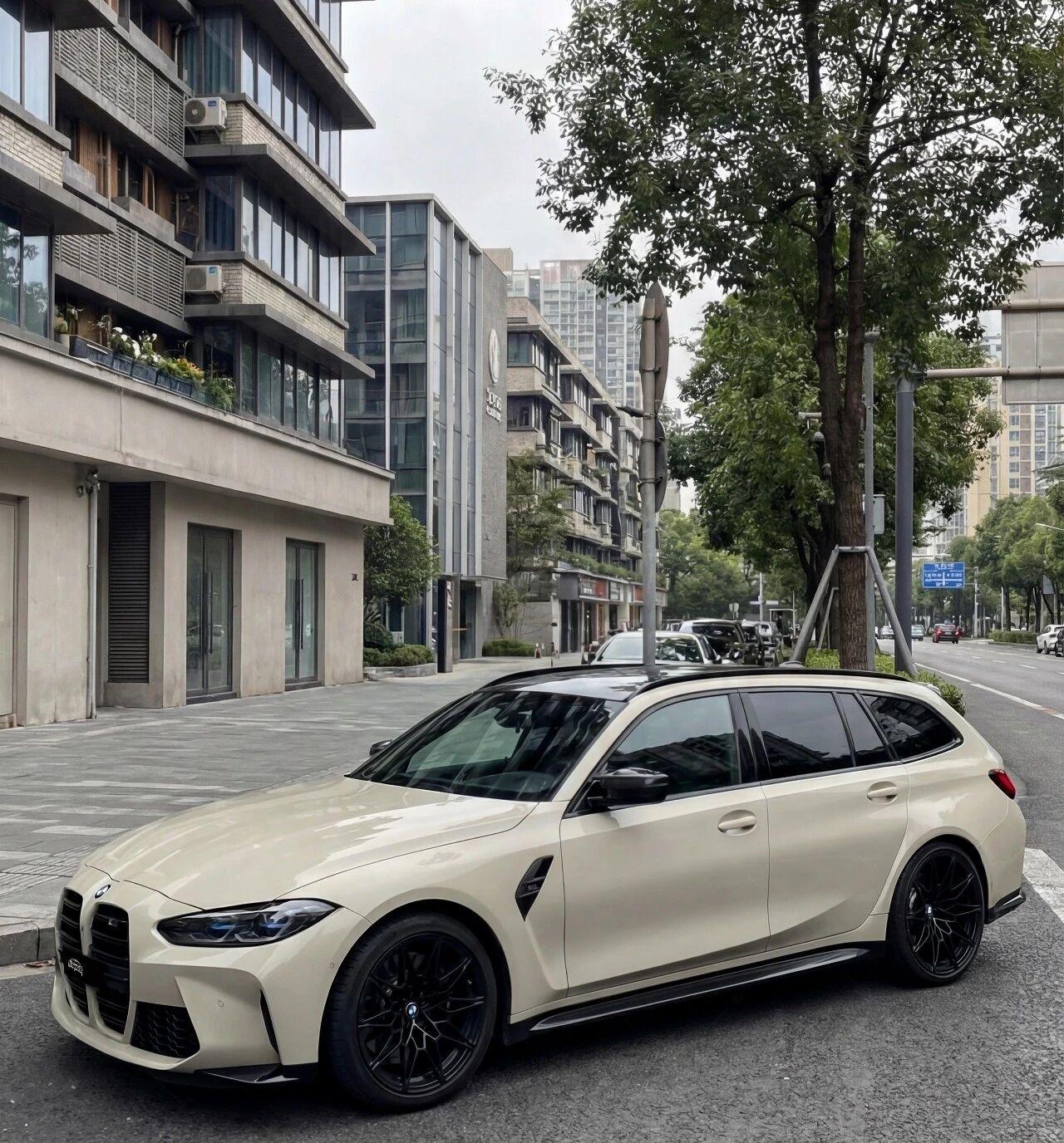 天啊bro？居然这么快就到手了这提车+改色速度直接封神好吗！刚落地就改完色，狠活