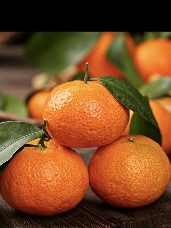 现在，正是砂糖橘大量上市的时候，新鲜的砂糖橘以其甘甜细嫩的口感，丰富了大家的味蕾