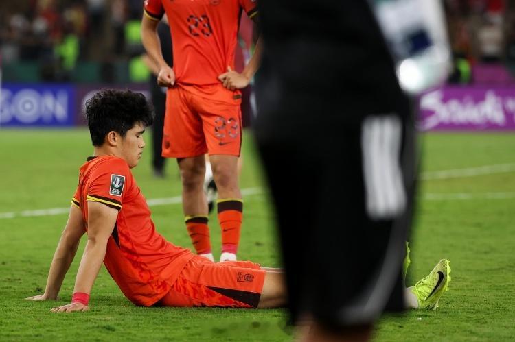 国足U23终场图让人泪目这批中国足球的年轻小将的U23亚洲杯征程已经画下句号，虽