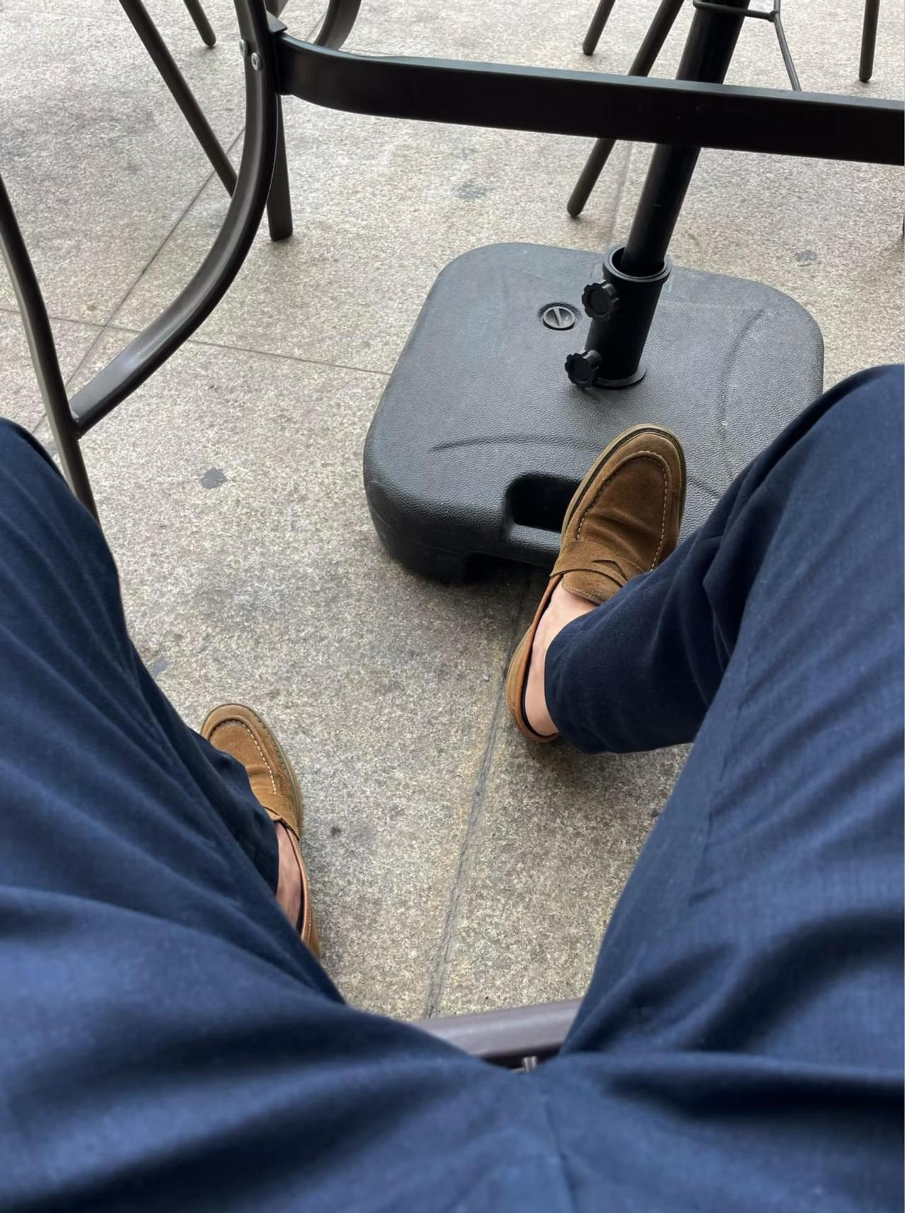 乐福鞋太舒服了
没有正装皮鞋包裹的那种束缚感皮鞋