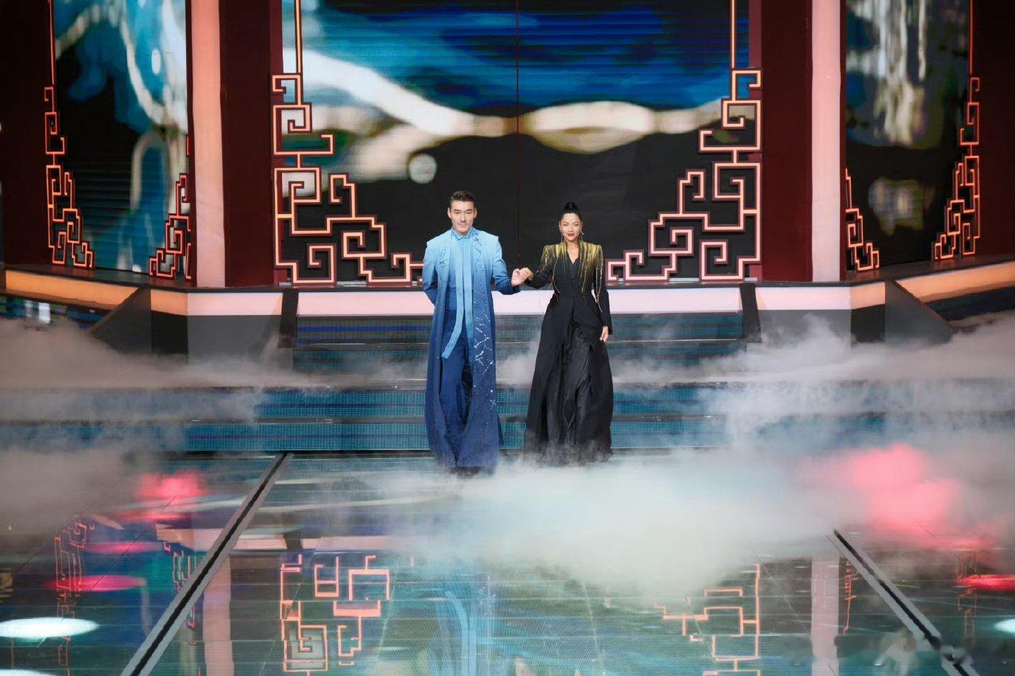 胡兵瞿颖情人节虽迟但到 狠狠心动！胡兵瞿颖情人节虽迟但到，同框即名场面，温柔对视