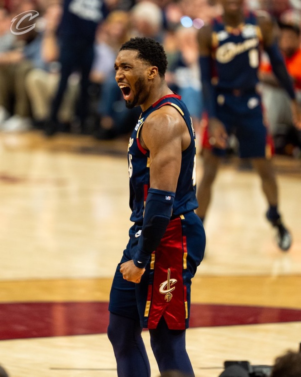 这是季后赛版本米切尔？