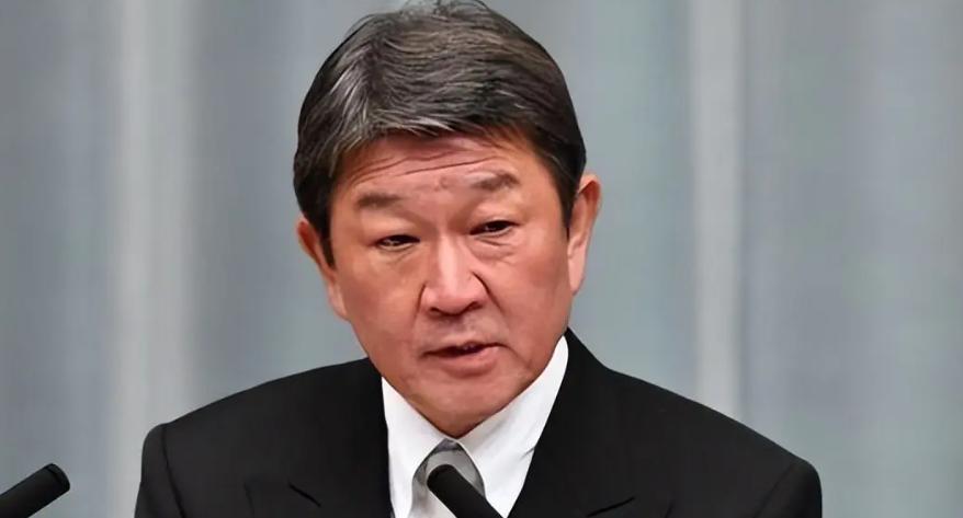 日本这是唱的哪一出？
 
高市早苗上台后反华反得最凶，谁都以为中日关系要完蛋。可