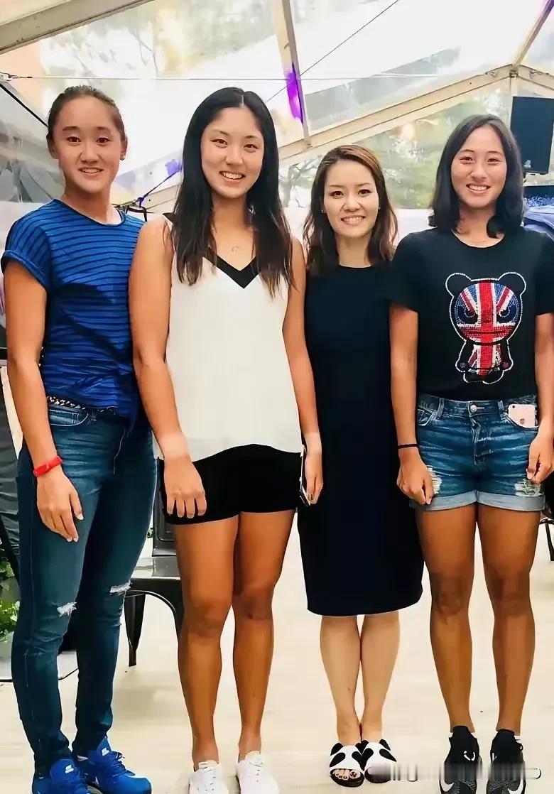 从身体天赋看，新时代的女网球员比李娜身体强太多，首先身高真的高，王曦雨和王欣瑜都