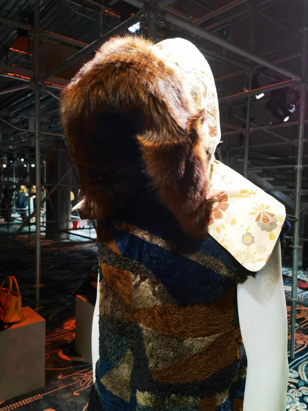 Prada 2025秋冬男装系列核心为“本能的表达”，设计师Miuccia Pr