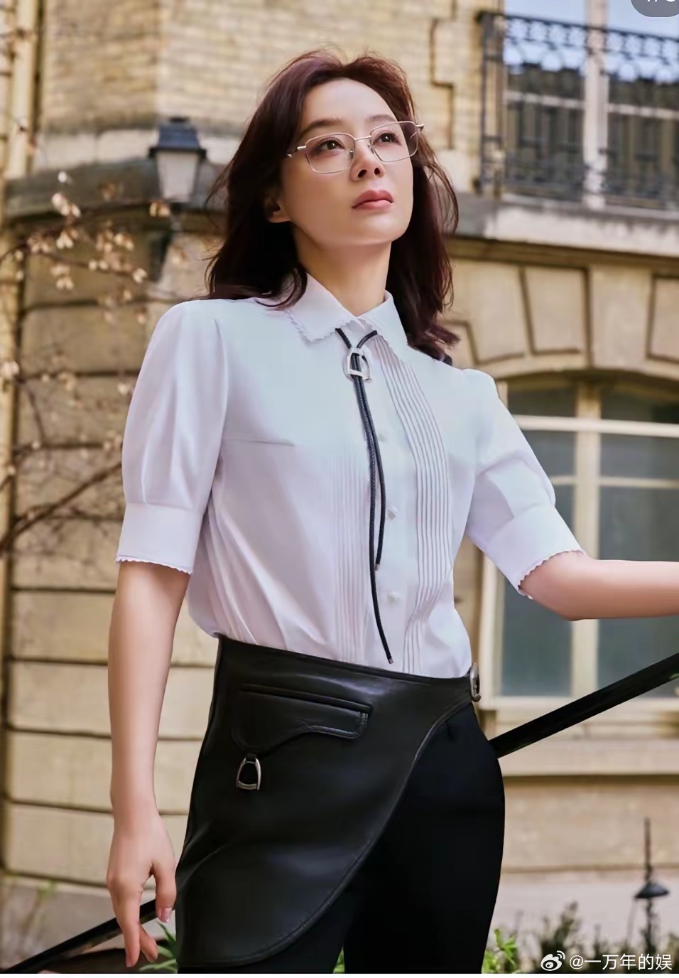 袁姗姗现在最发愁的，我估计不是没有红毯可走，也不是没戏可怕，而是接下来，她可能会