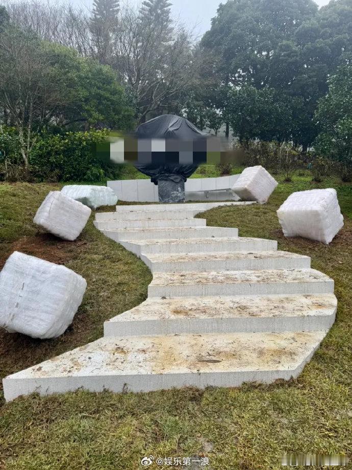 具俊晔设计的大S纪念雕像完工大S纪念雕像将在逝世周年揭幕 据台媒，1月27日，由