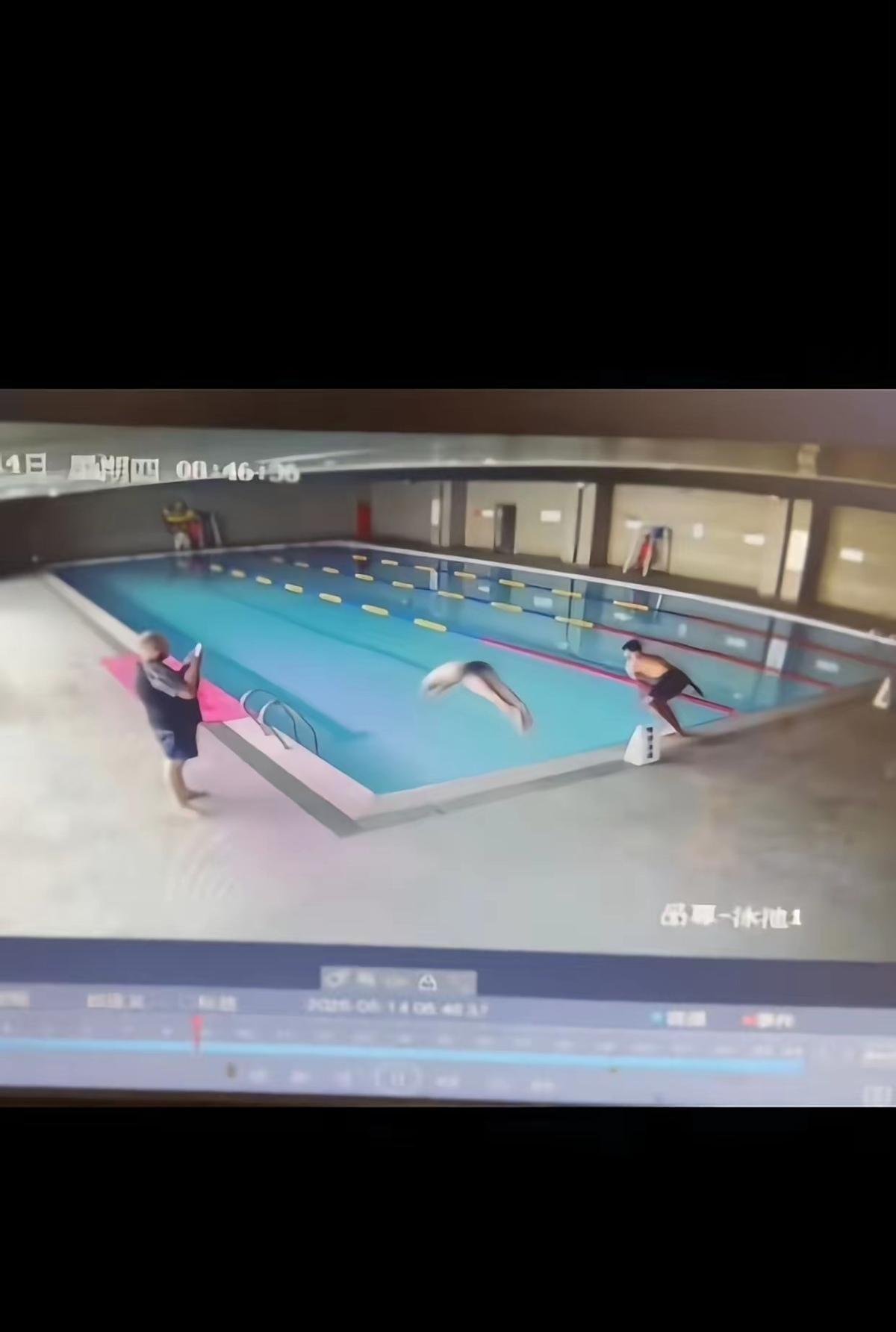 严惩到底！5月21日上海曝离谱闹剧，四名外籍男暴力撬门健身被抓。被捕后他们不仅态