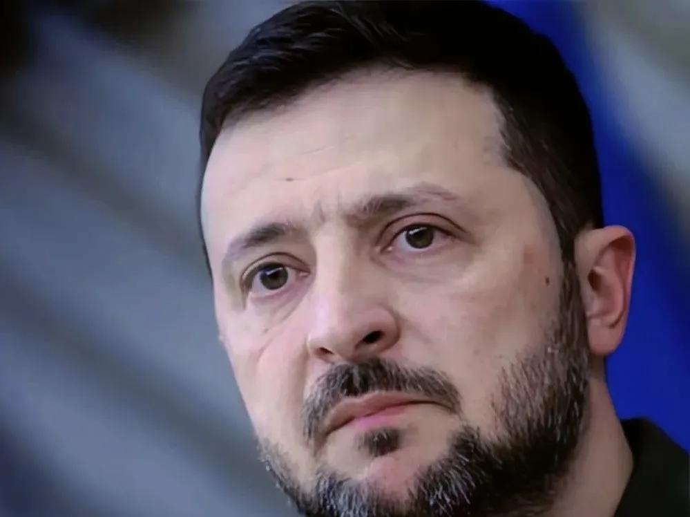 乌克兰民调出炉，泽连斯基信任度从90%降至62%，声望和泽连斯基平起平坐的人将现