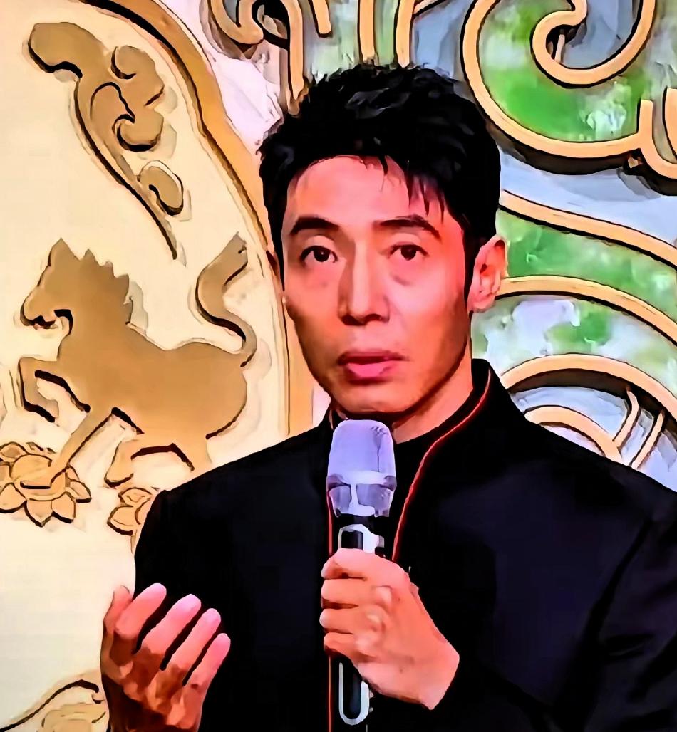 撒贝宁老了很多，能不老吗？后继无人，感觉是他一个人撑起了春晚，其余的男女主持人太