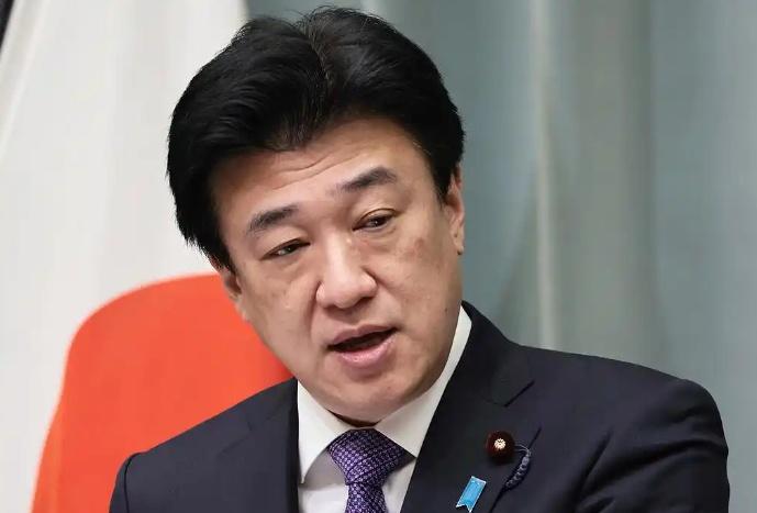 木原稔说，本应遵守法律的自卫队人员因涉嫌非法侵入建筑物被逮捕，令人深感遗憾。他表