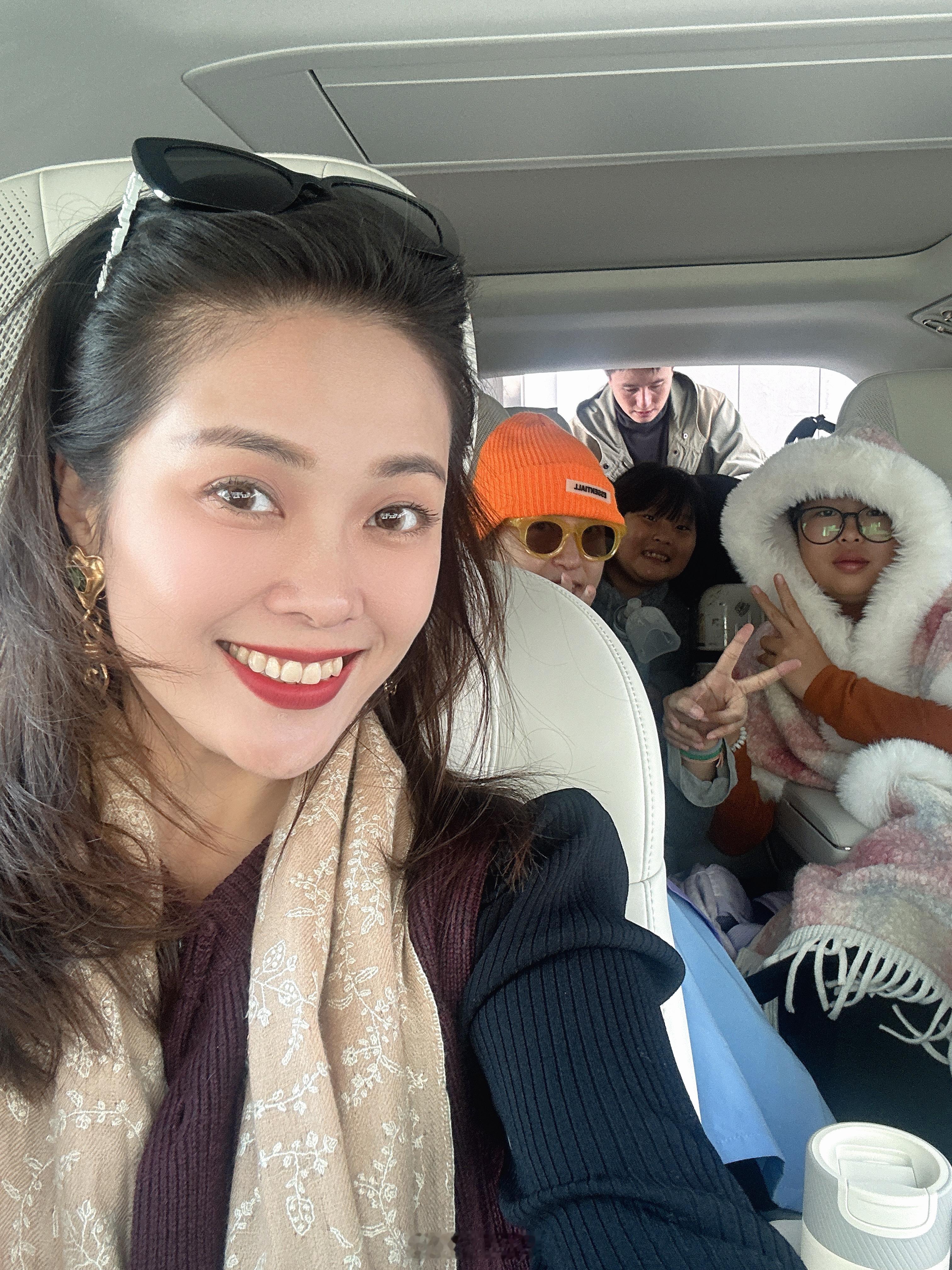终于轮到我开车了！有人每天整理后备箱要半个小时。涓子的假期涓子的领克900﻿ ﻿