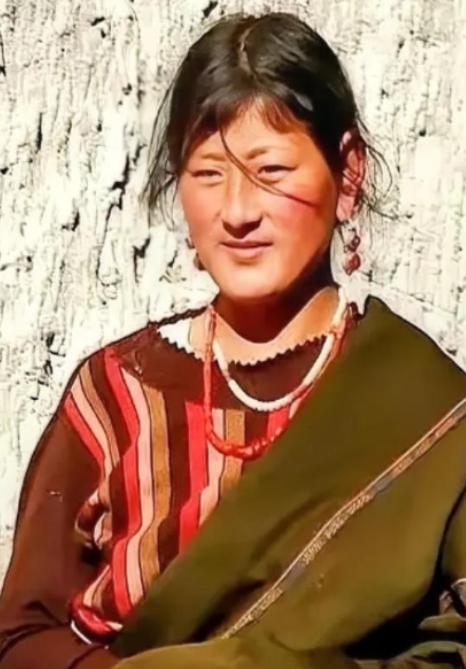 为什么西藏人很少出来打工？其实说白了，因为西藏人口本来就少，穷人靠着福利补贴都能