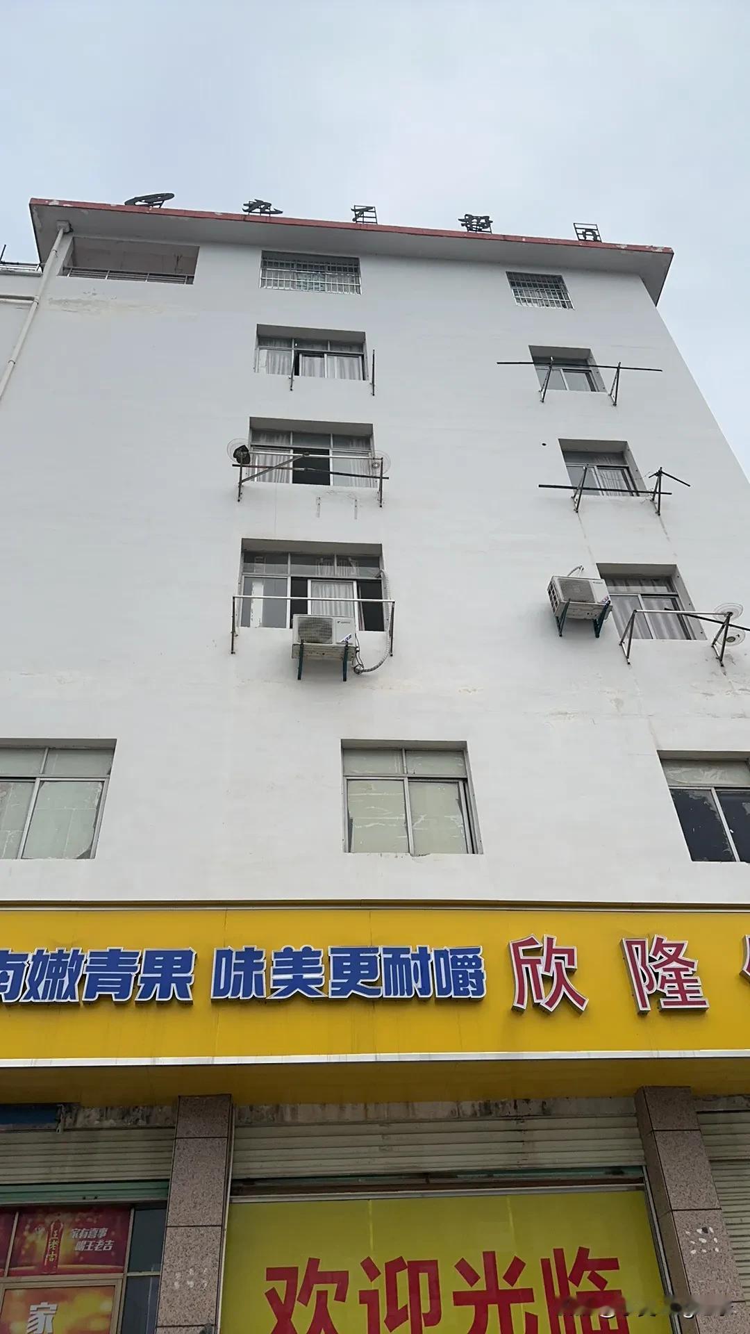 江西赣州火车站后面的小巷子里，隐藏着什么样的密密，大家过去看看