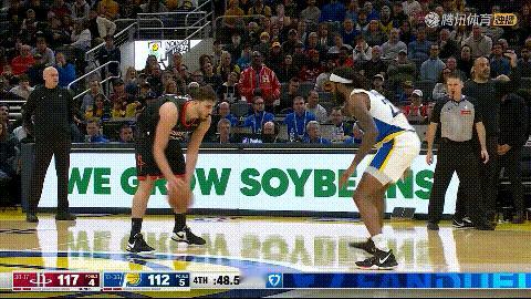 火箭当家中锋申京真是太不自量力了！在今天进行的火箭和步行者的比赛中，当时比赛进行