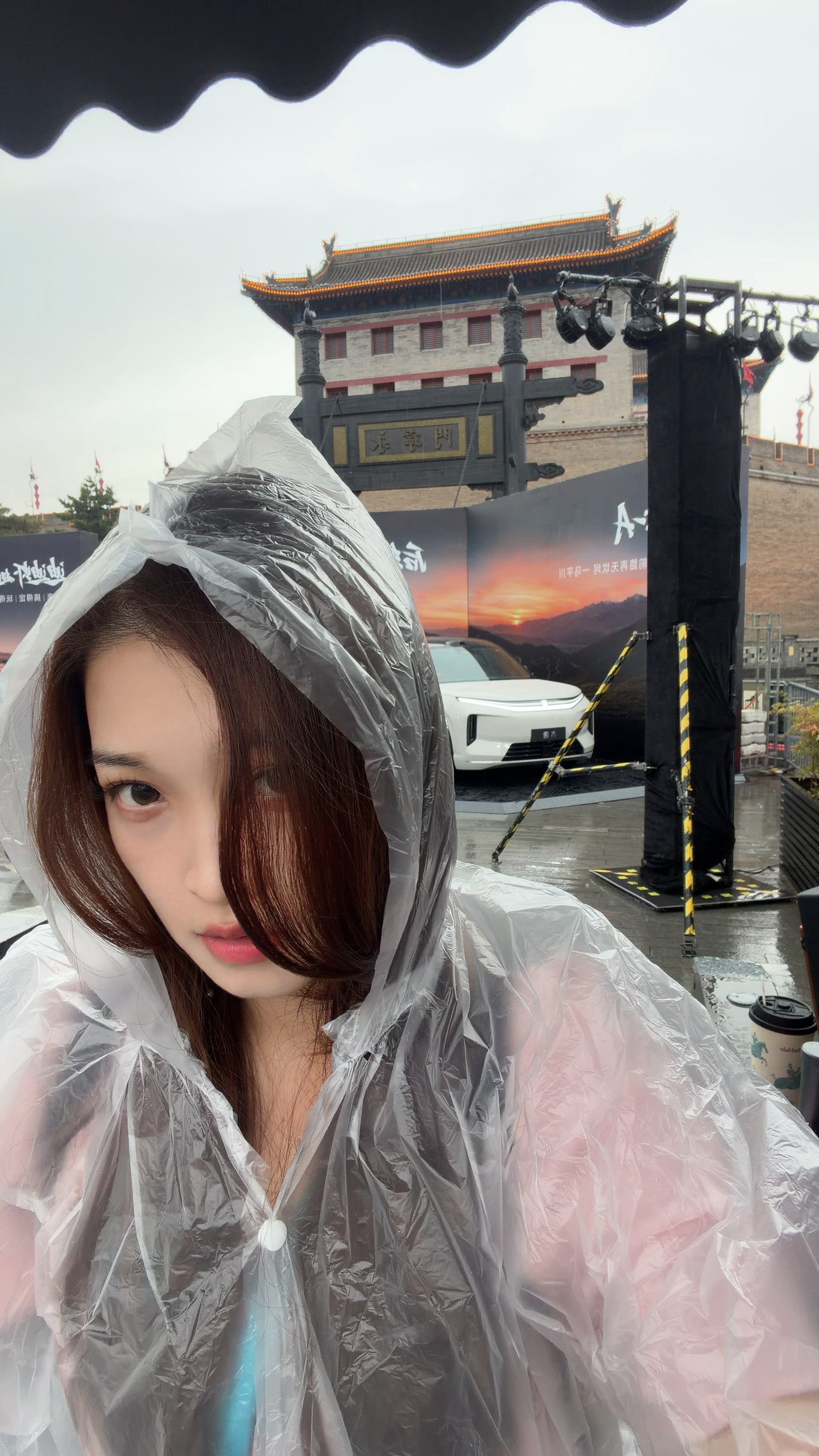屋漏偏逢连夜雨… 