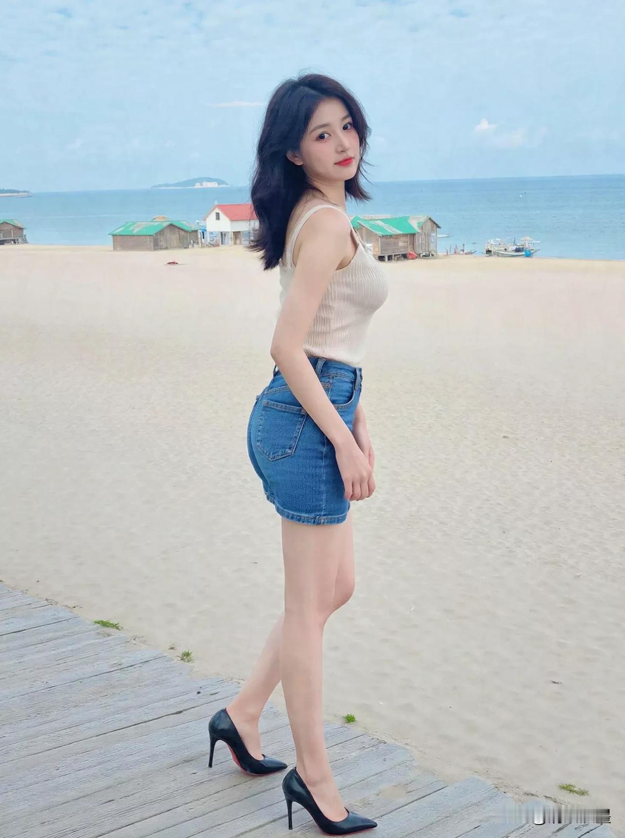 从不喜欢与人抢，但该是我的，我也不会让……
年少时，我们没有见过高山，没有去过远