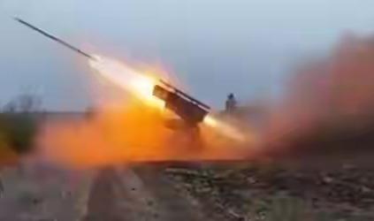 战火烧回后方：俄多地遭大规模无人机袭击，莫斯科空防面临严峻考验。
战争的硝烟正以