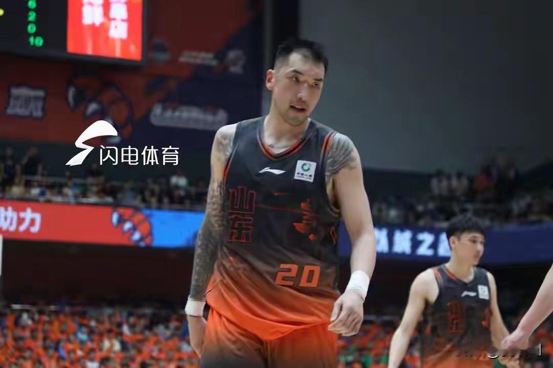 山东男篮下赛季的本土阵容必然会有所调整，高诗岩和陶汉林都会留队，陈林坚本就签的是
