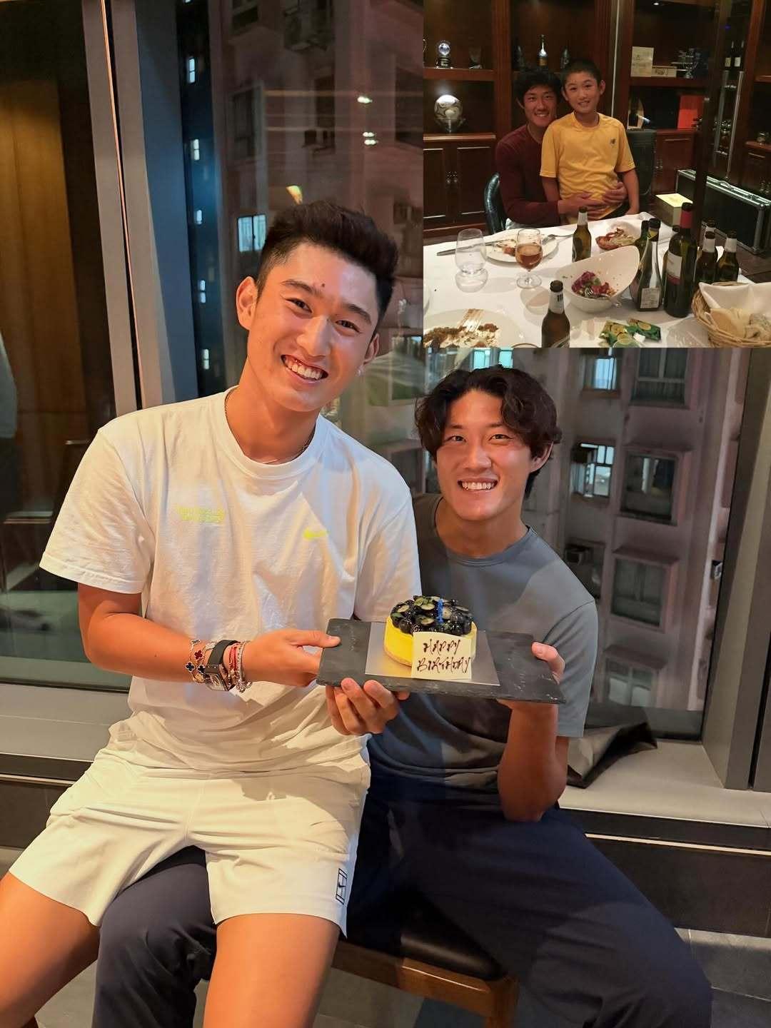 商竣程去了迪斯尼？和张之臻复刻合影名场面！中国赛季网动金秋 ​​​