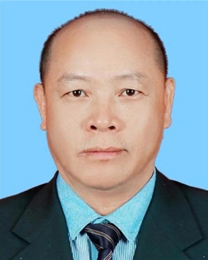 全国人大代表谢坚，1988年从海军退役，退役后成为广东省珠海市邮政分公司外伶仃营