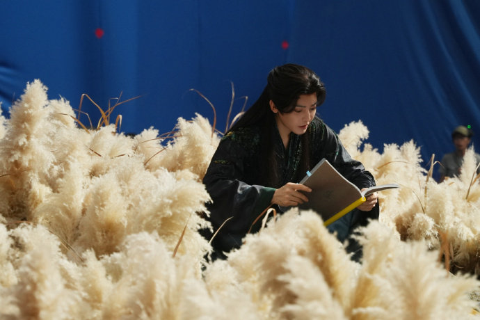 侯明昊走到哪剧本看到哪侯明昊逍遥红烨的专注瞬间 侯明昊《逍遥》红烨的专注瞬间~这