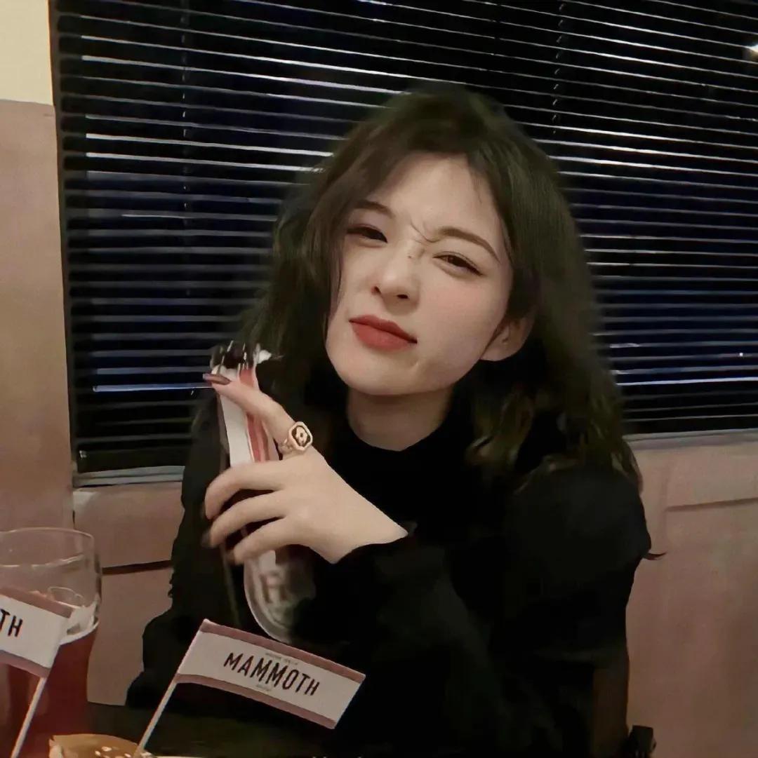 有一种男人在婚外情中越陷越深，他像是魔怔了一样，抛妻弃子，道德伦理这种东西在他们