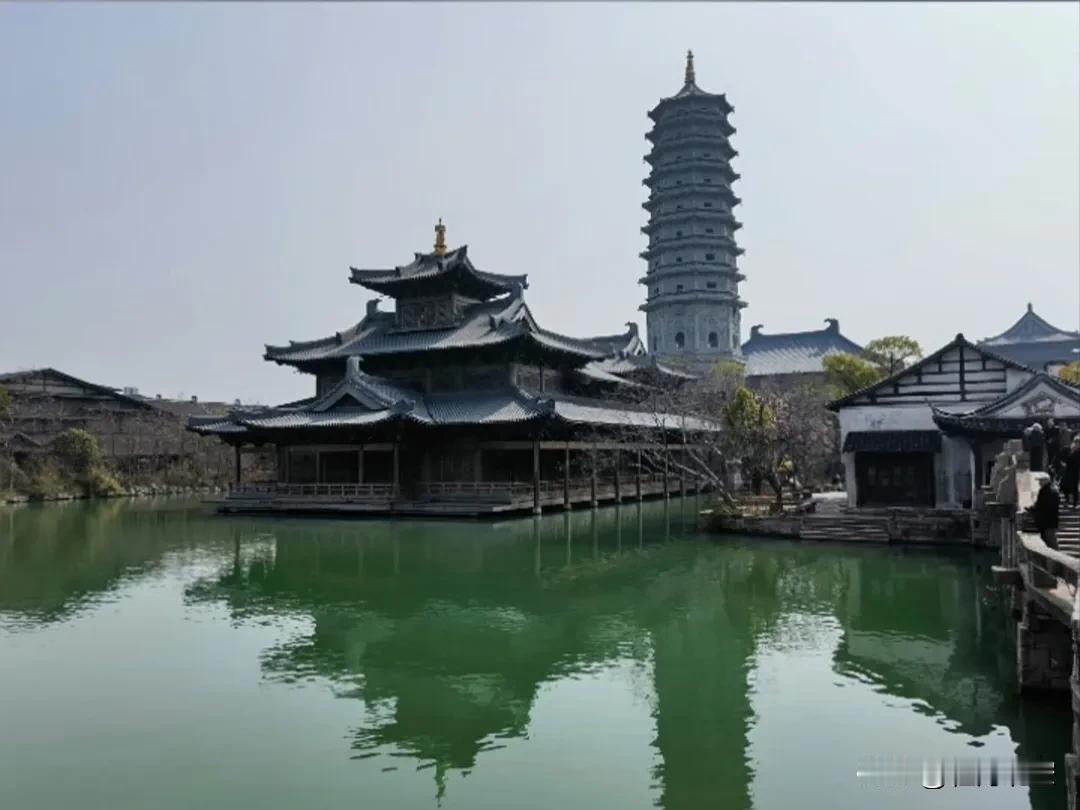 春日生活打卡季休息日来到嘉兴濮院古镇游玩，120元的门票真不值，许多景点还在修建