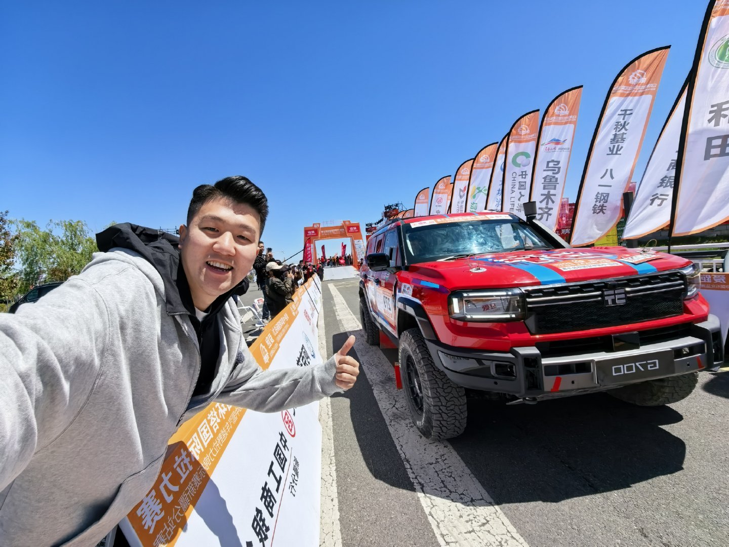 环塔拉力赛发车仪式＆26赛季排位赛现场去年五冠王纵横G700领着新人兄弟纵横F7