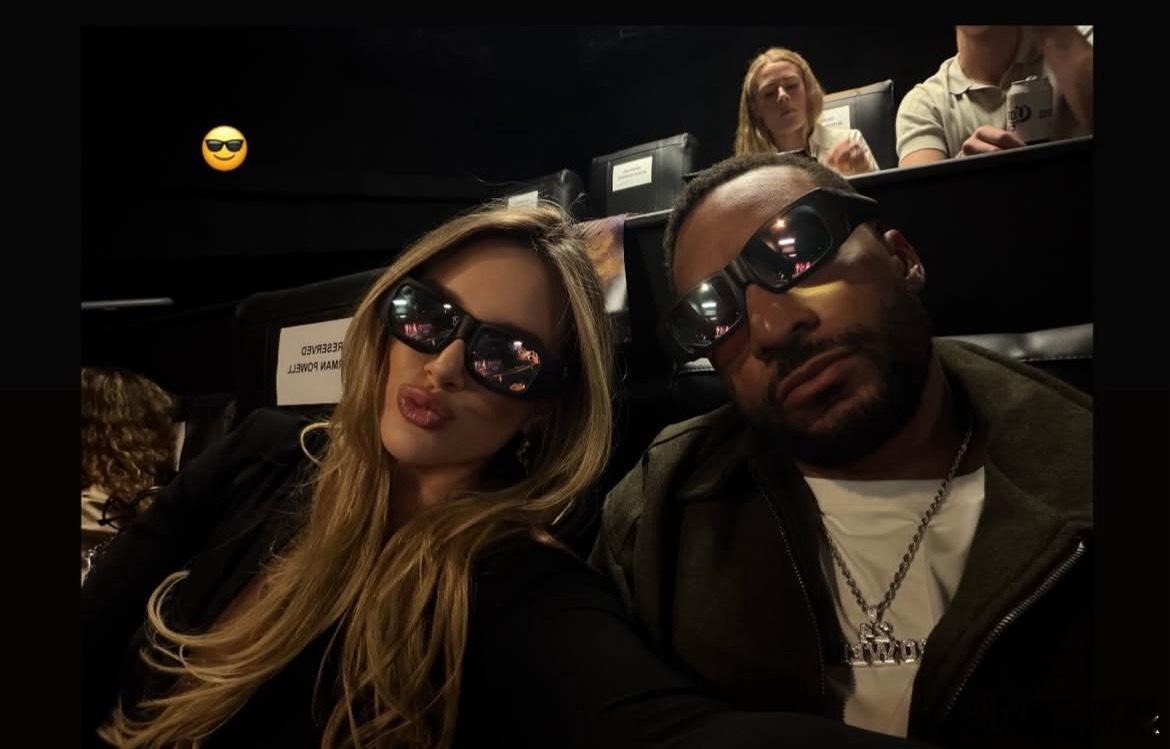 鲍科比和鲍嫂看电影去啦😎新赛季篮不住迈阿密热火