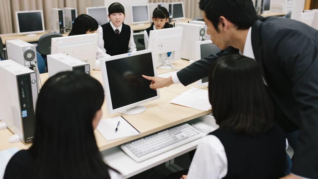 竞赛比狠：这家公司把职场内斗玩成了流水线。

前阵子有则新闻，杭州某公司把同事互