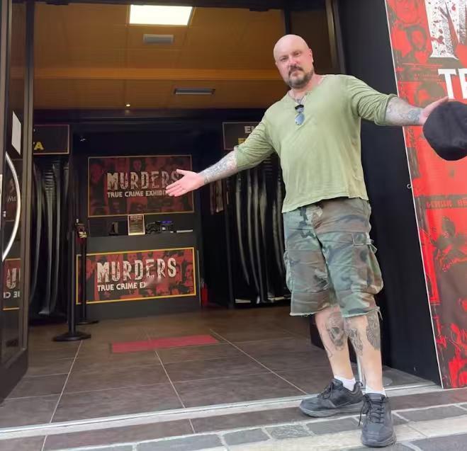 被称为「巴黎吸血鬼（the Vampire of Paris）」的男子尼科（Ni