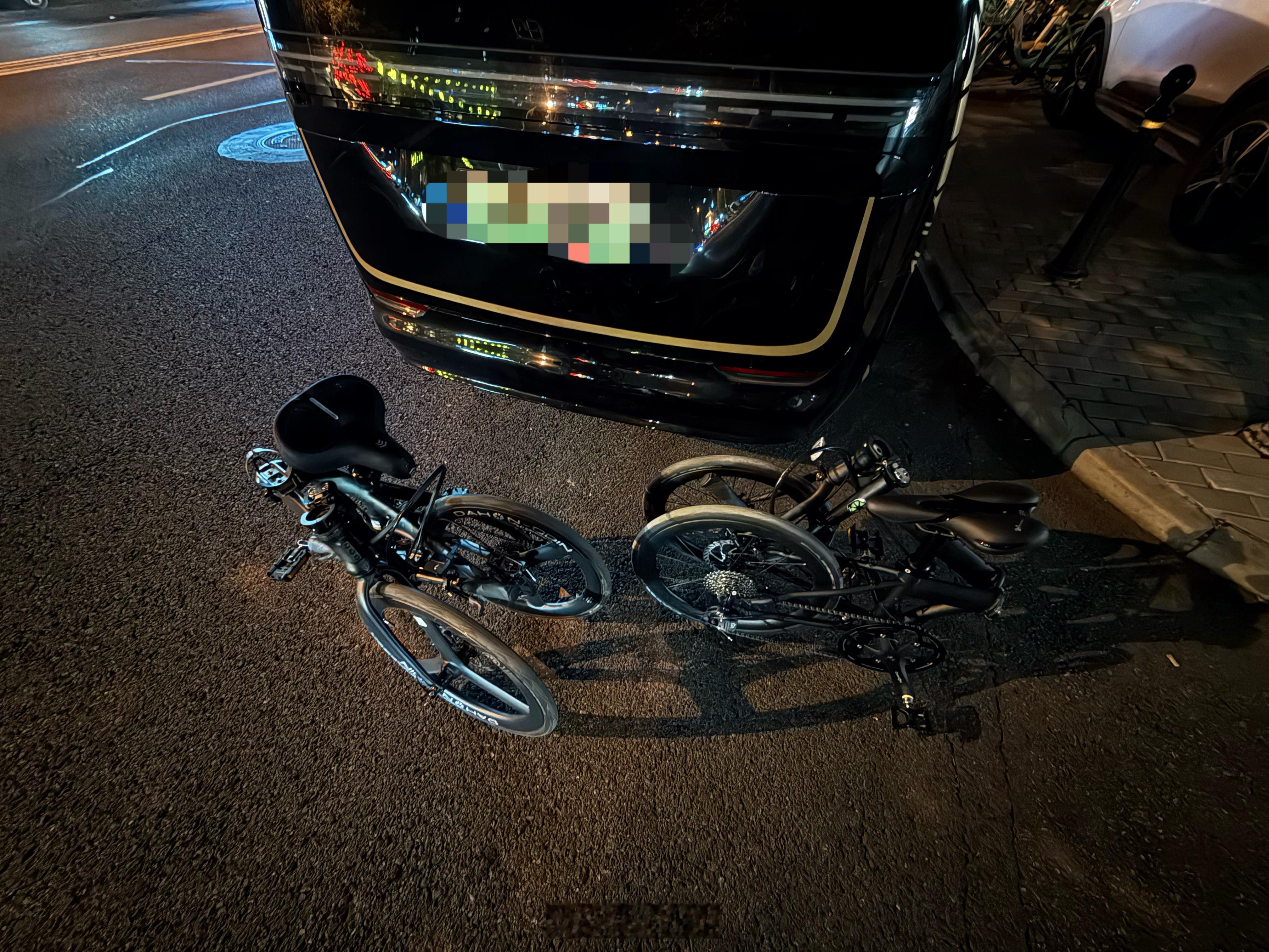 我又买了个折叠车……[doge]我觉得小车比大车好玩多了～等着看节目兄弟们哈哈哈