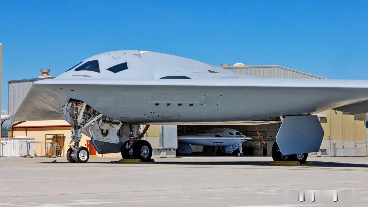 🇺🇸五角大楼将斥资 45 亿美元加速最新型 B-21“突袭者”隐形轰炸机的生