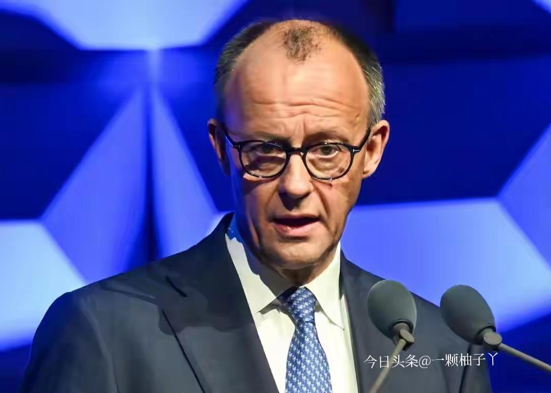 美国财政部突然宣布，给海上已装船的俄罗斯石油开了30天豁免绿灯，允许这些石油正常