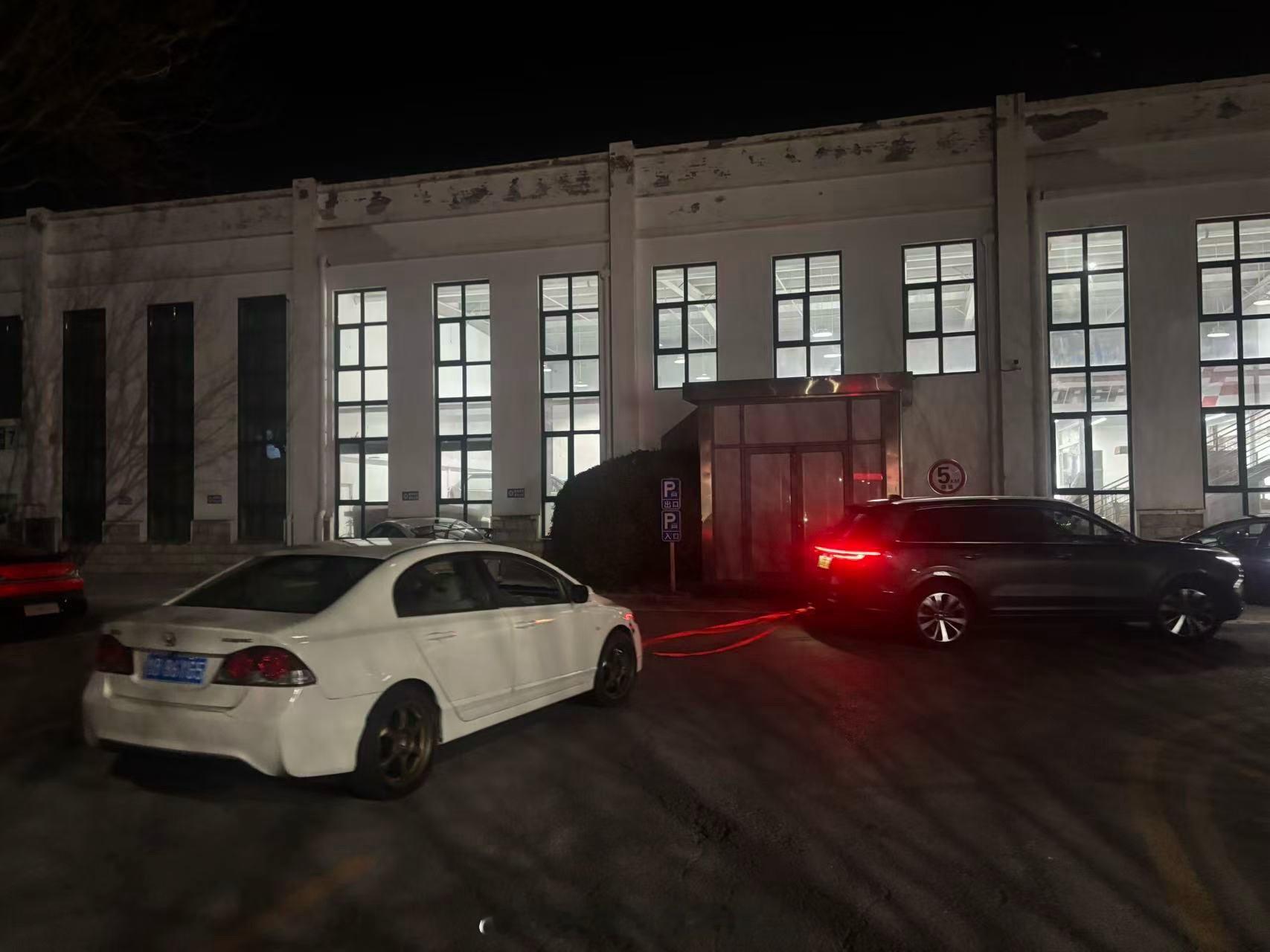 机脚，半轴，都完蛋了，这前车主用了一个副厂的机脚，真的是无语，都玩车了，这玩意还